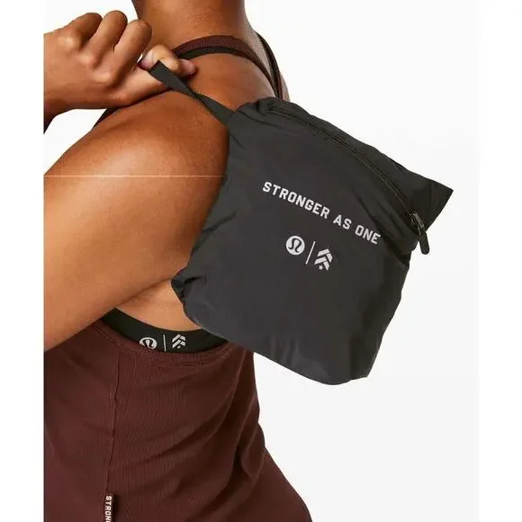 Lululemon Stronger as One Jacket Size 4 *lululemon X Barrys Matte Black Foil